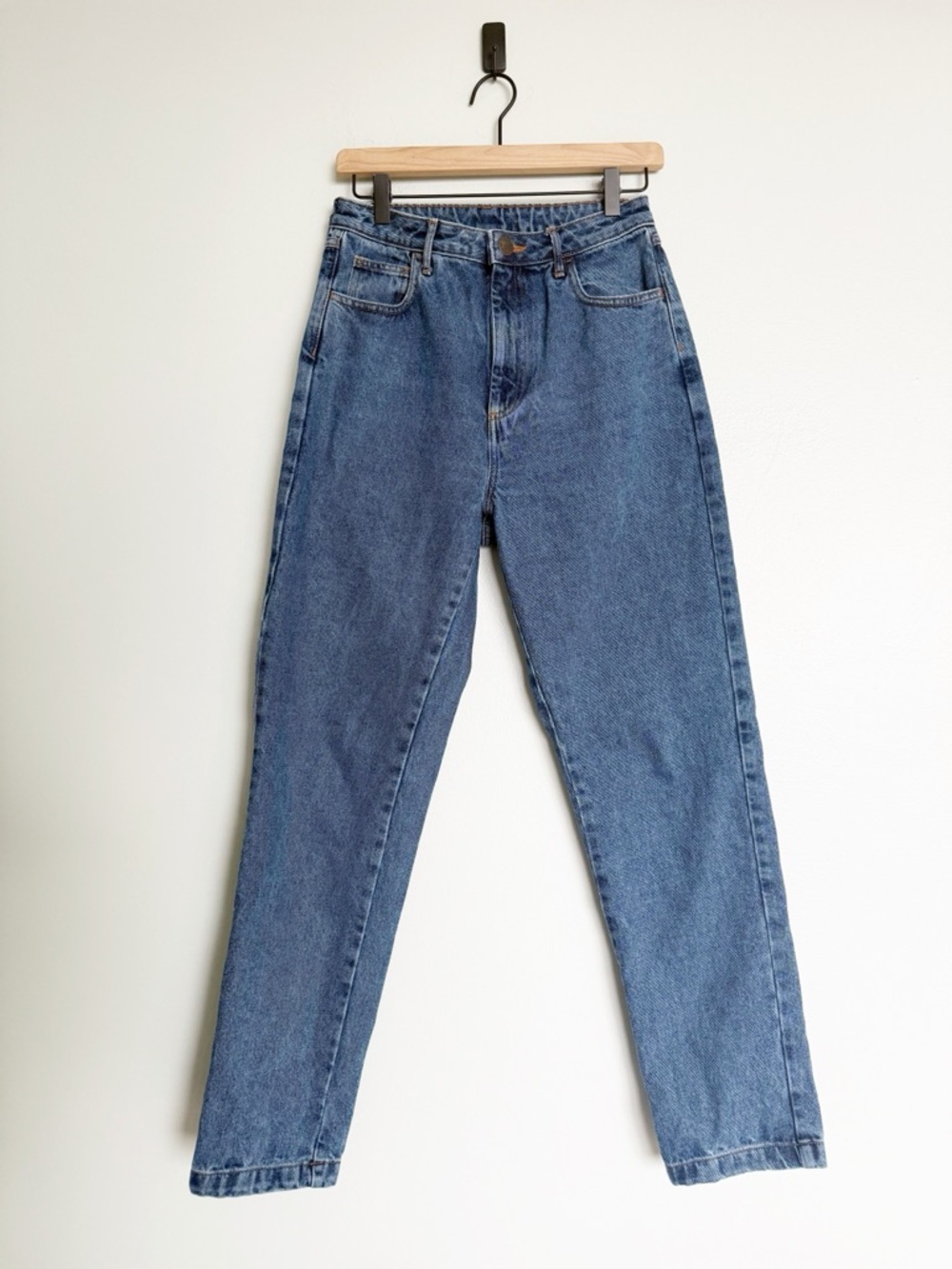 Lucy & Yak Dana Mom Denim Jeans in Mid Wash Blue